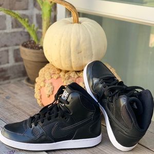 Women’s Nike Air Force 1 size 10